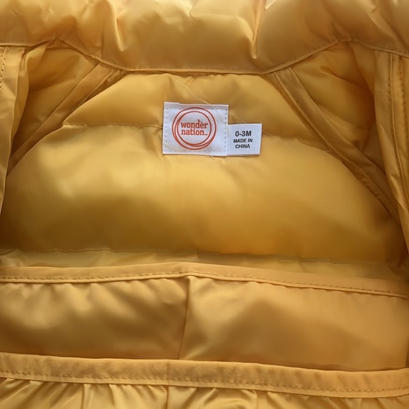 Brand New Infant Yellow Puffer Jacket size 0-3 months - Picture 2 of 6